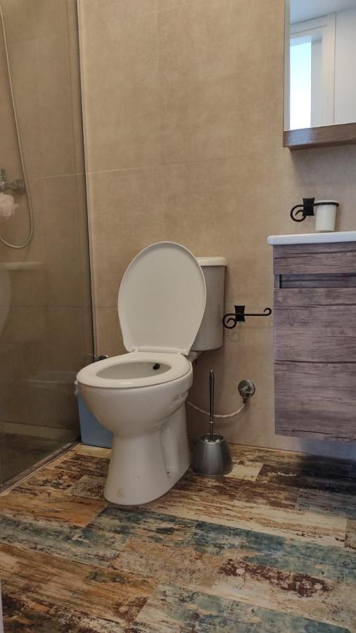 Luxury Beach Apartment In Qerret Golem  Zewnętrze zdjęcie
