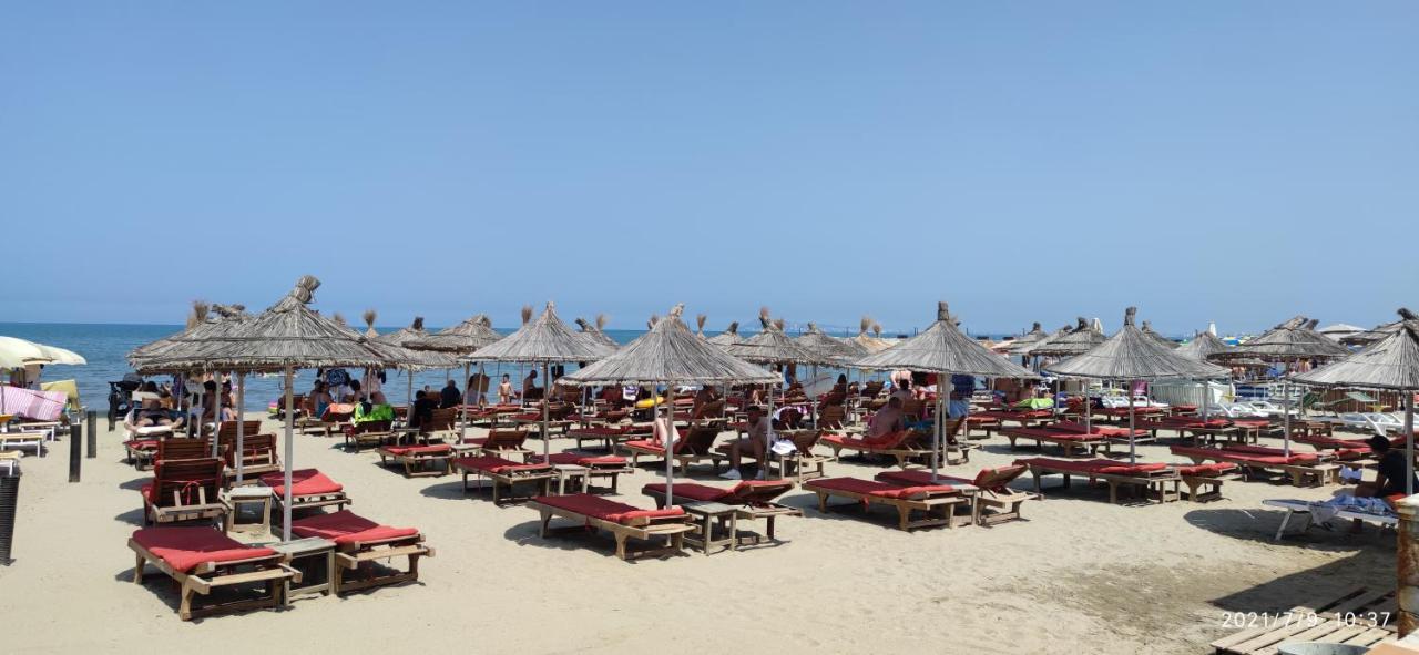Luxury Beach Apartment In Qerret Golem  Zewnętrze zdjęcie