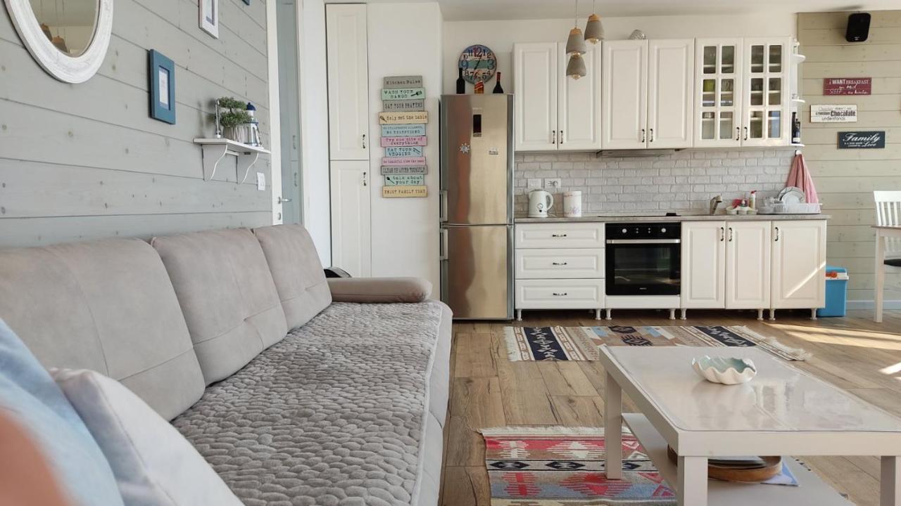 Luxury Beach Apartment In Qerret Golem  Zewnętrze zdjęcie