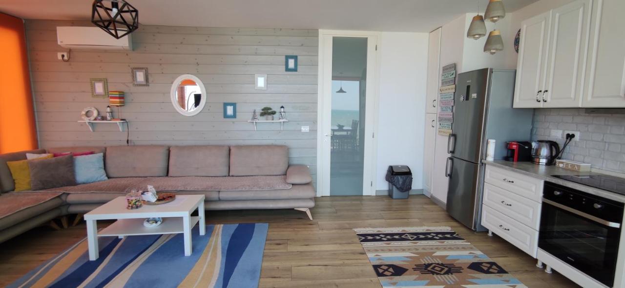 Luxury Beach Apartment In Qerret Golem  Zewnętrze zdjęcie