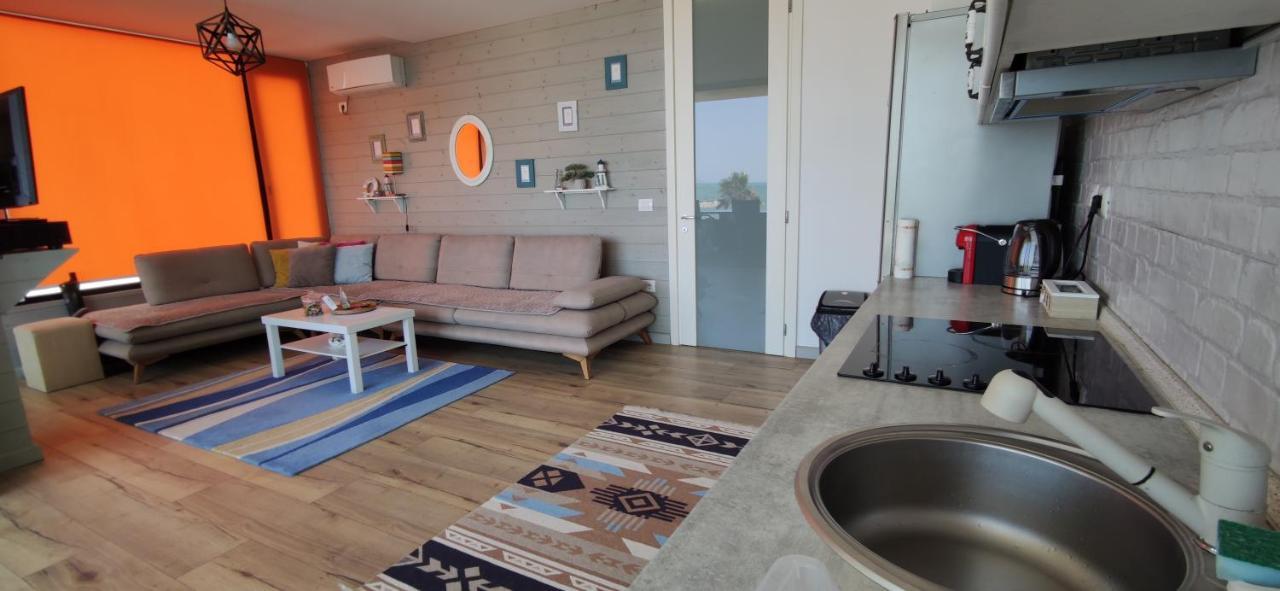 Luxury Beach Apartment In Qerret Golem  Zewnętrze zdjęcie