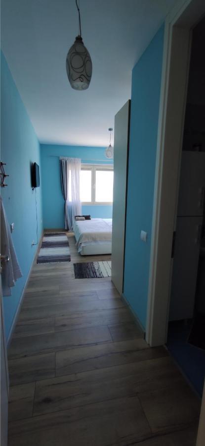 Luxury Beach Apartment In Qerret Golem  Zewnętrze zdjęcie