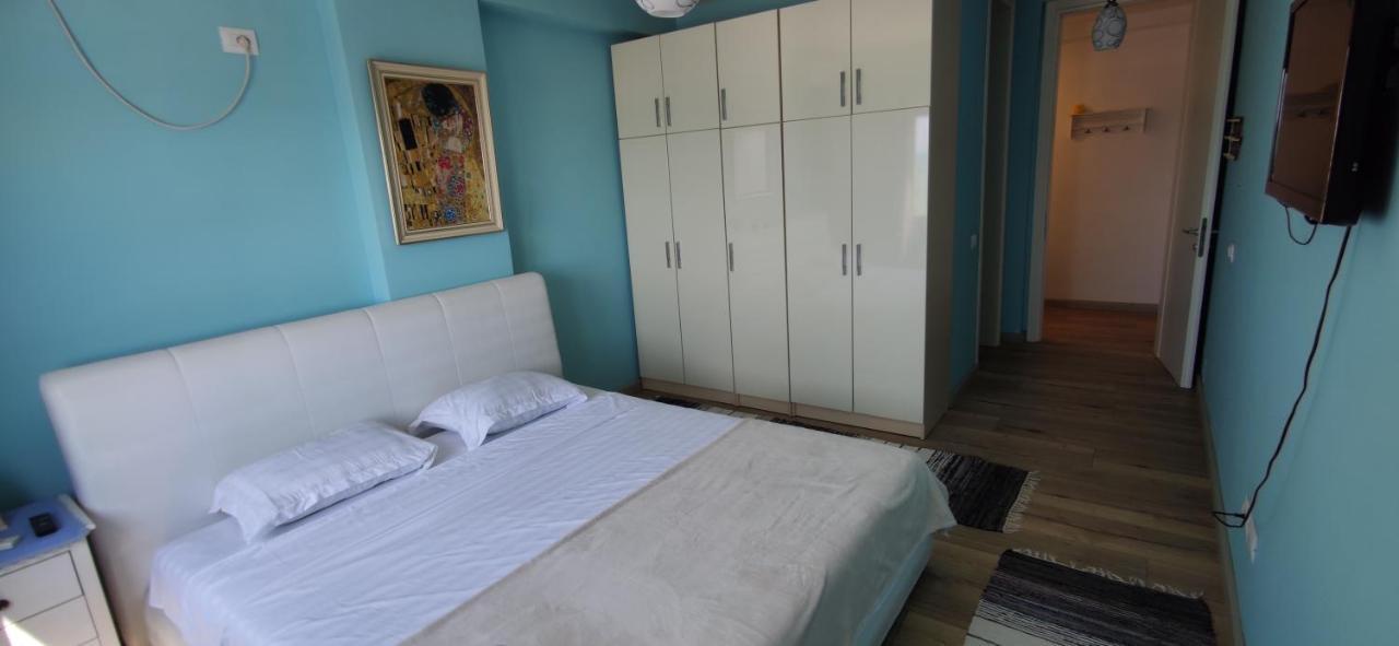 Luxury Beach Apartment In Qerret Golem  Zewnętrze zdjęcie